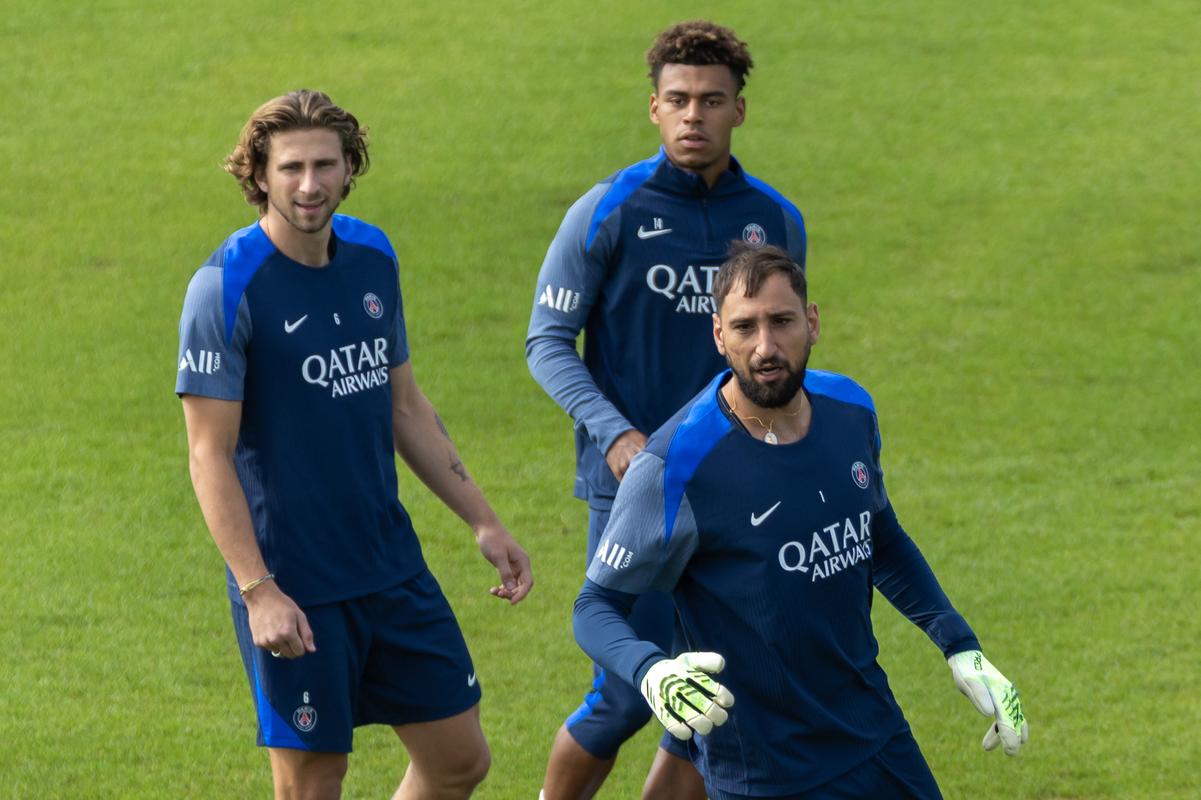 阿姆拉巴特：安东尼不该吃红牌，他并非故意踢对方面部