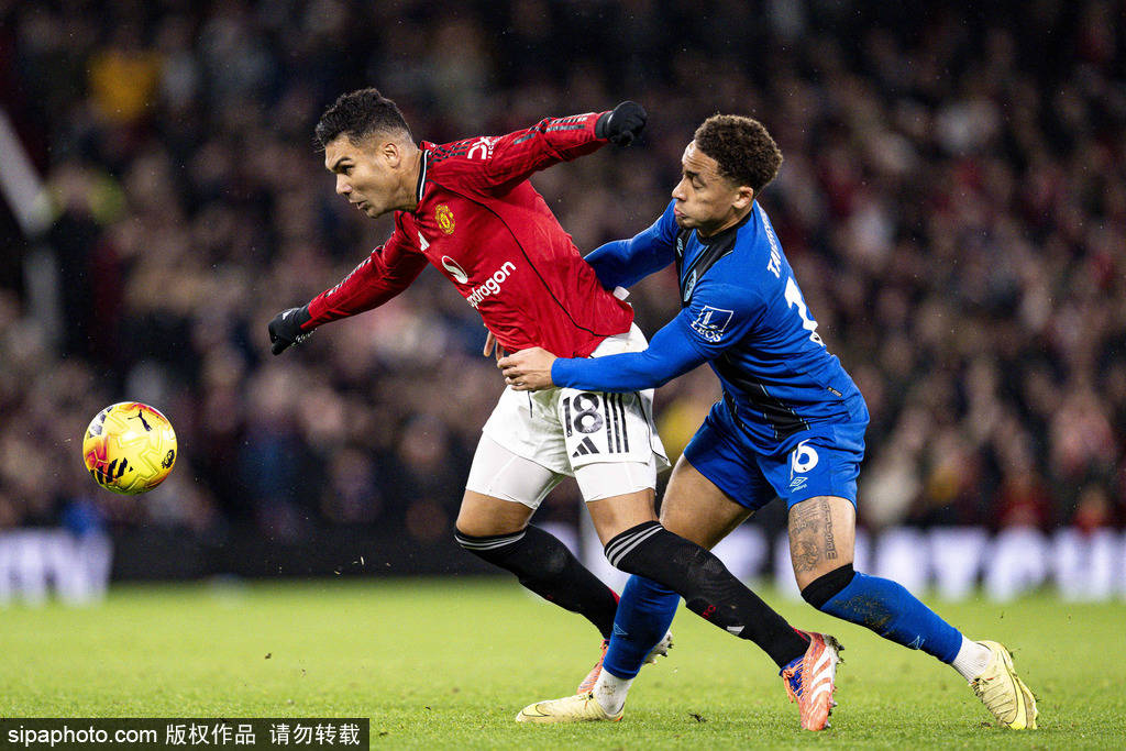 弗里克西甲场均积分2.36，执教50+场主帅中仅次于瓜帅和穆帅