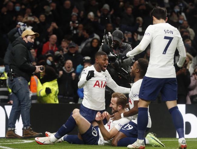 热度拉满！记者：斯洛文尼亚球迷现场观战为东契奇助威