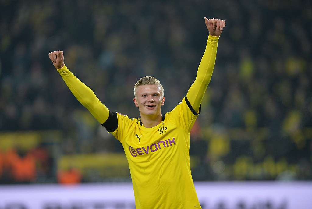 科贝尔谈小贝林染红：我该传一个更好的球避免他犯规 会承担责任（科贝尔谈小贝林红牌：我本应传得更好避免犯规，责任在我）