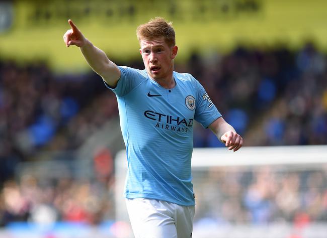 40岁前曼城队长费尔南迪尼奥自宣退役，球员生涯23年赢得30冠